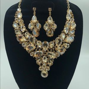 Costume jewelry necklace set - nude gold